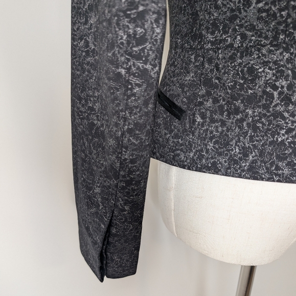 EUC 100% wool TIGER OF SWEDEN blazer - Picture 4 of 16